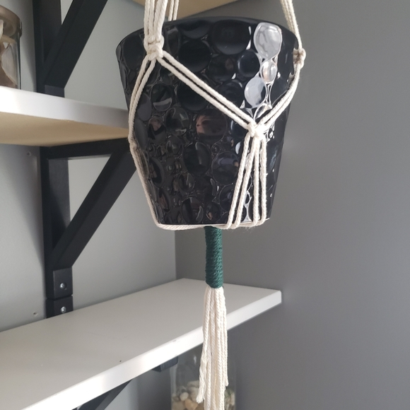 Handmade Macrame Plant hanger - Picture 5 of 5